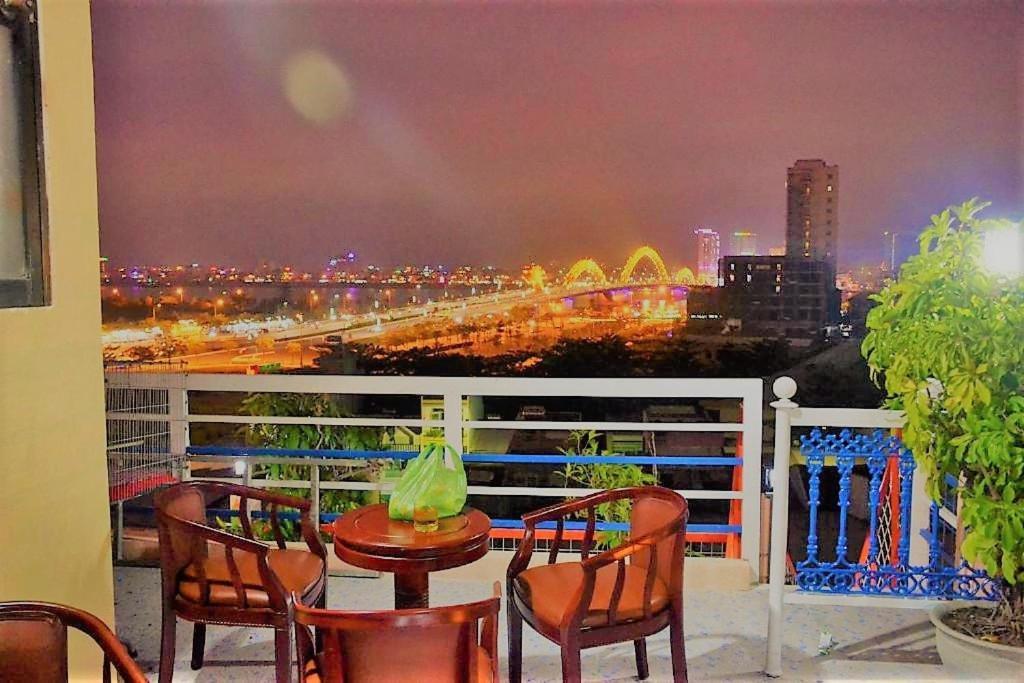 Cong Thuong Hotel Da Nang Bagian luar foto